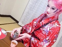 Sasha De Sade is all dressed up as a naughty geisha which makes her rock hard as she takes a fuckmachine before cumming on her face!