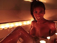 Natassia oils & fingers in candle bath
